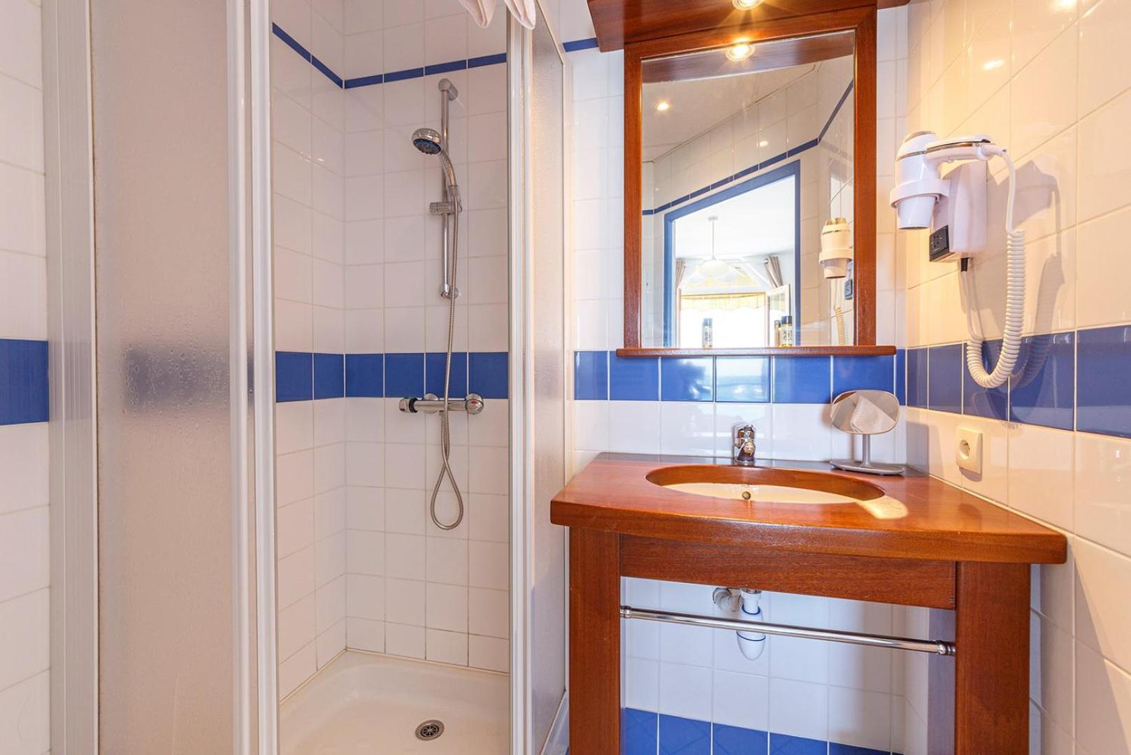 Les Pieds Dans L'Eau - Appartment 1 - Vue Mer Cancale Eksteriør bilde