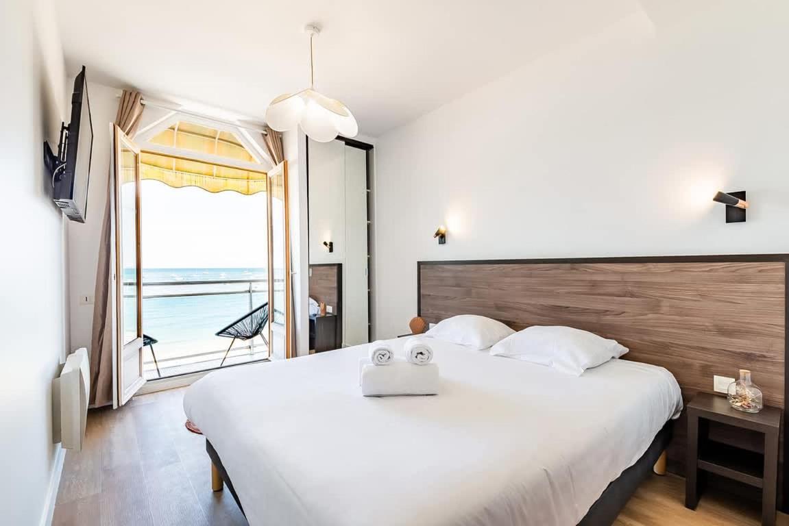 Les Pieds Dans L'Eau - Appartment 1 - Vue Mer Cancale Eksteriør bilde